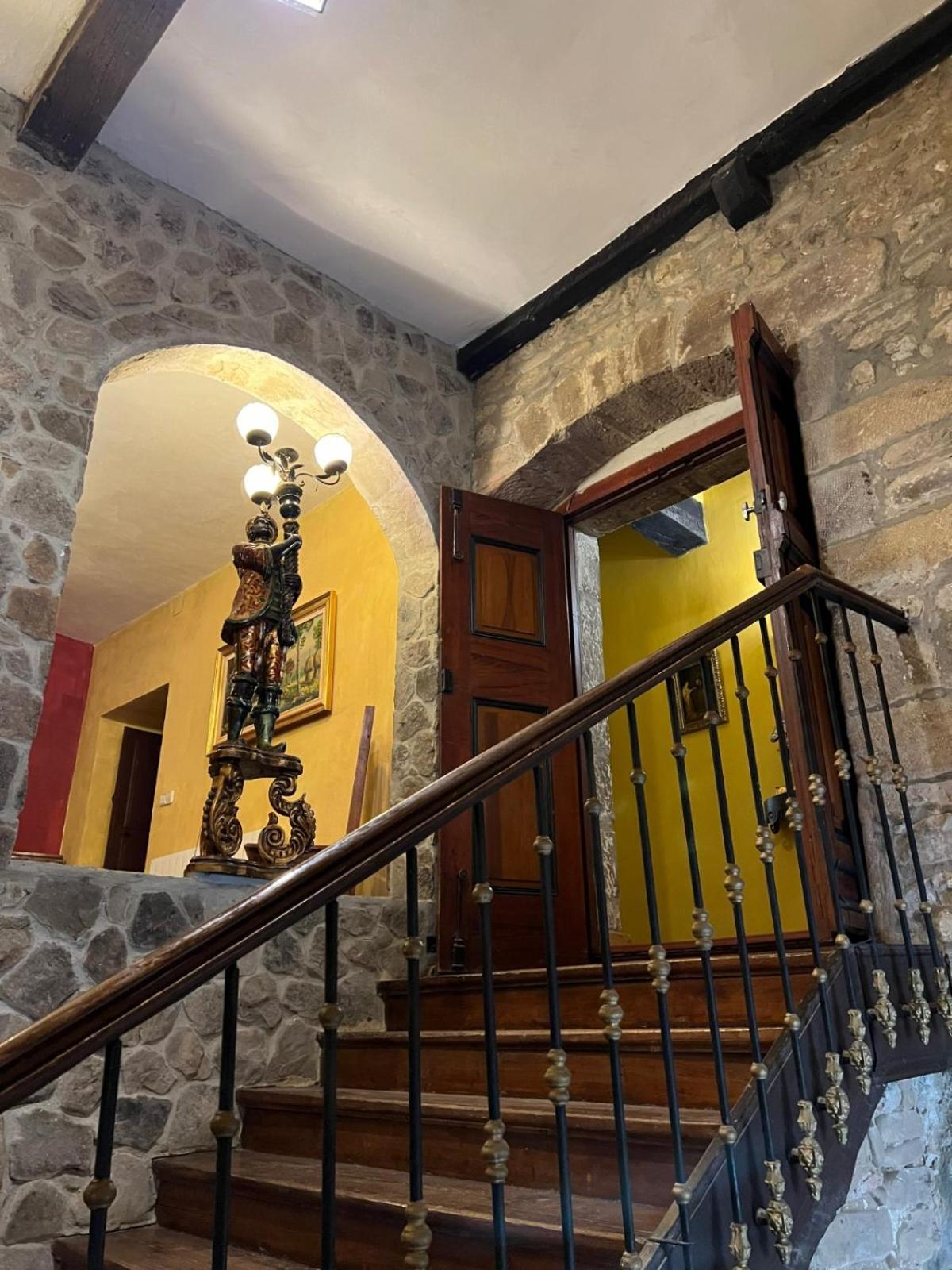 Palacio De Los Alvarado En Las Merindades El Ribero Dış mekan fotoğraf